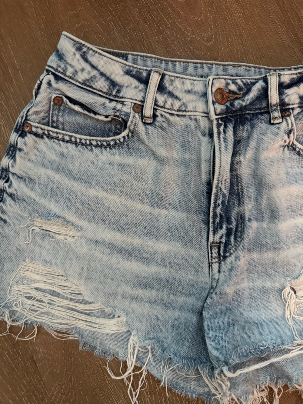 American Eagle Outfitters Light Blue Distressed Denim Shorts - Picture 2 of 5